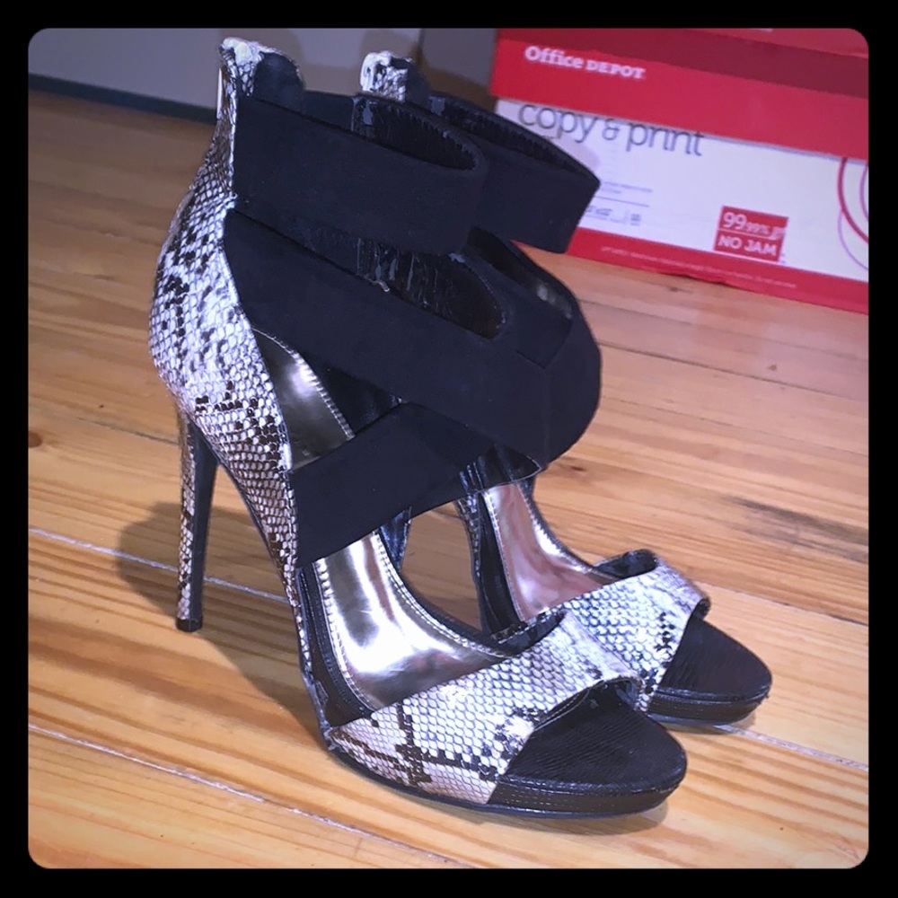 Snake skin design high heels